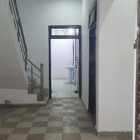 Shree Jayram Giri Niwas Sjgn Prayagraj Room photo