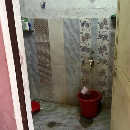 Shree Jayram Giri Niwas Sjgn Prayagraj Room photo